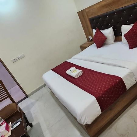 Hotel Redton New Delhi Exterior foto