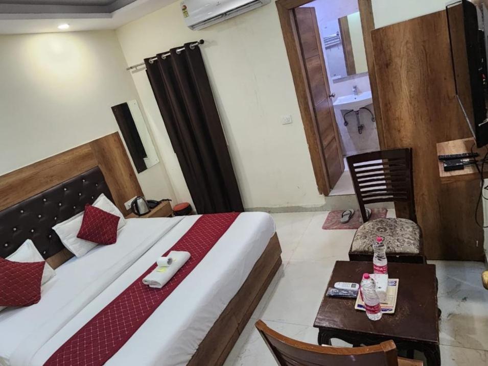 Hotel Redton New Delhi Exterior foto